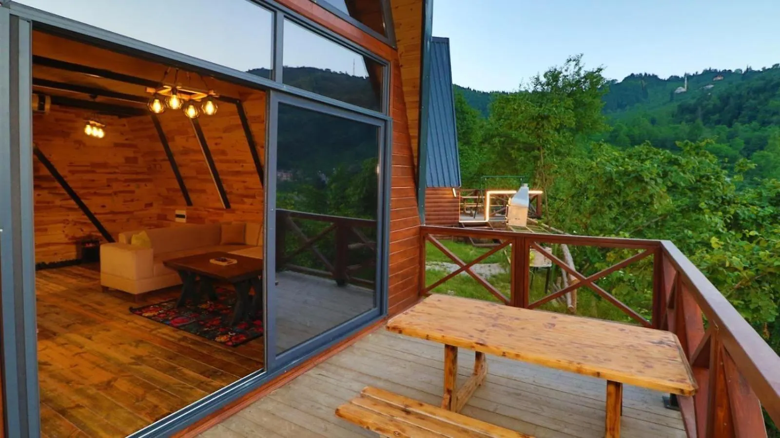 Irem Bungalow 트라존 0*,