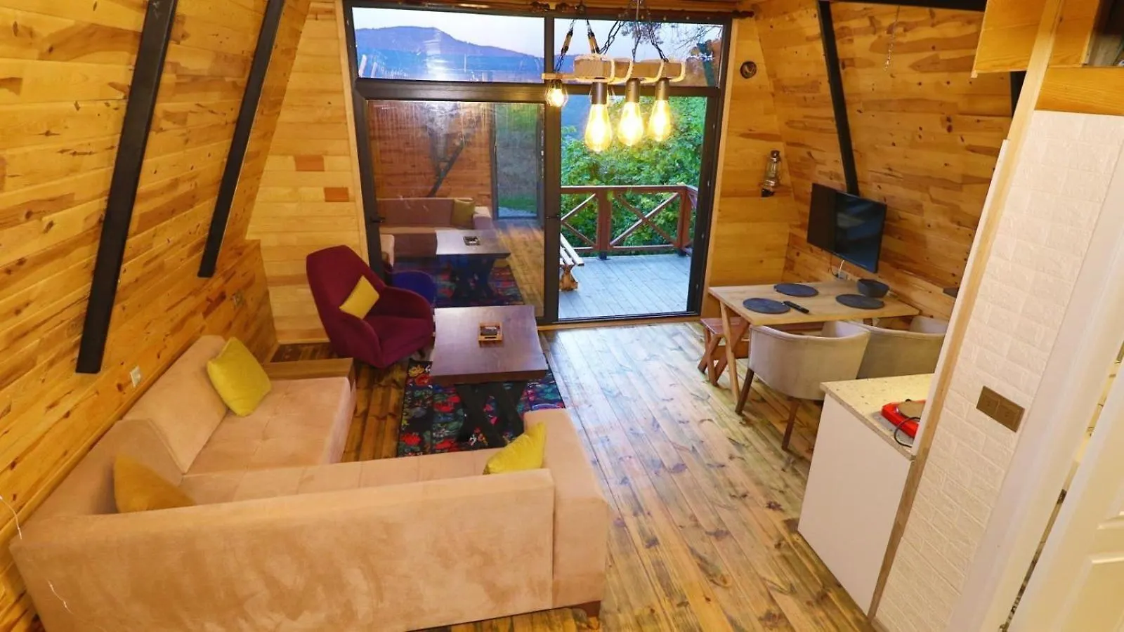 Irem Bungalow 트라존
