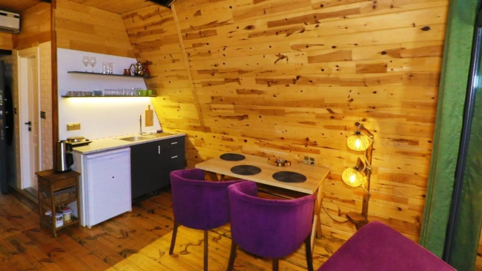 Irem Bungalow 트라존 0*,